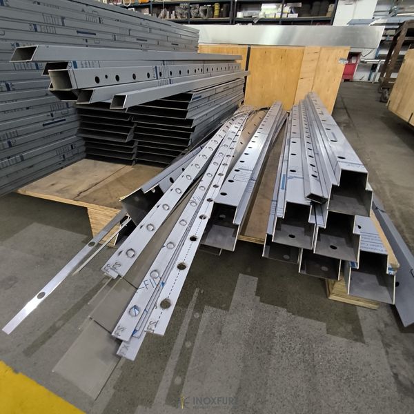 Stainless Steel Custom Section and Colored Profiles