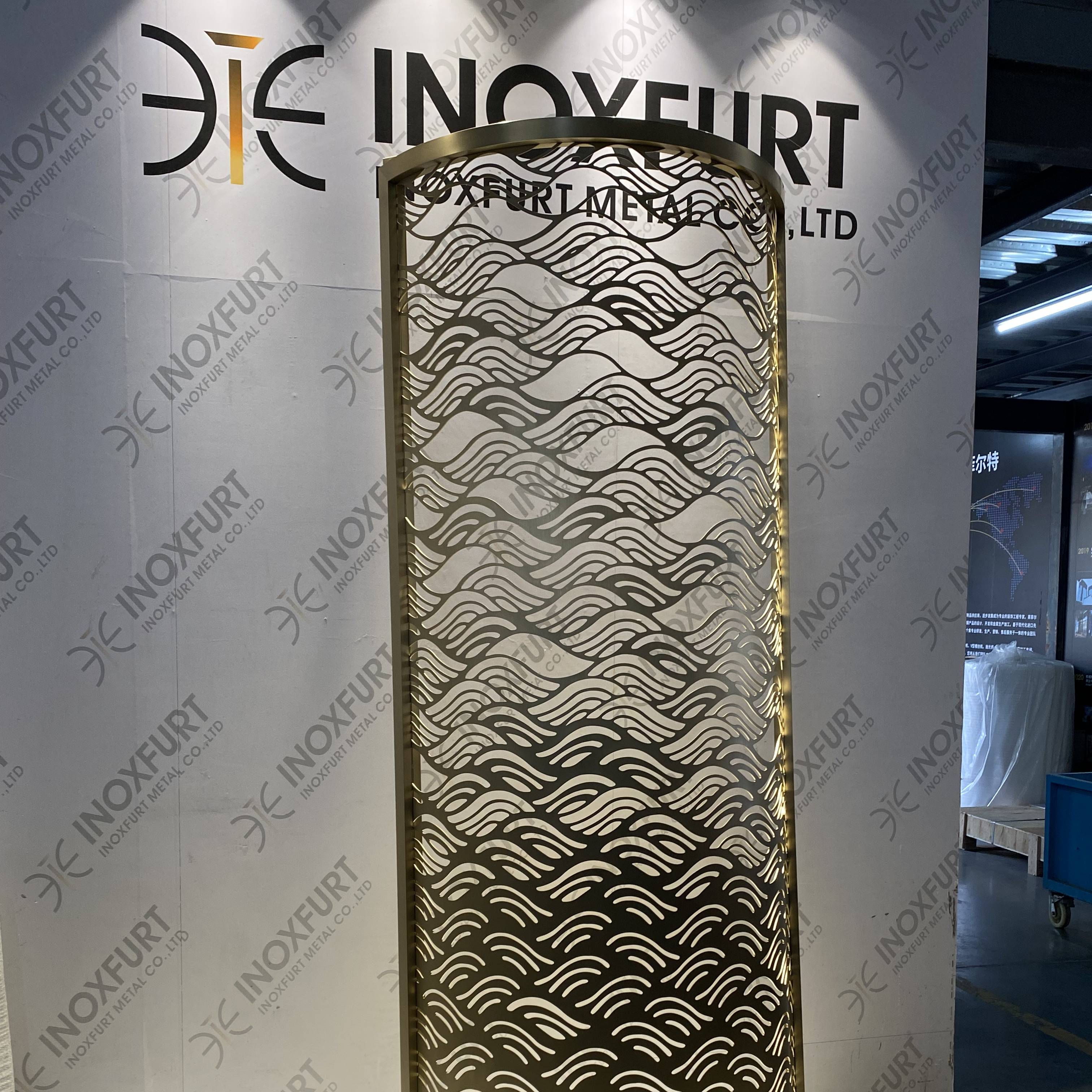 HAIRLINE GOLD WAVY DESIGN LASER CUT PARTITION SCREEN