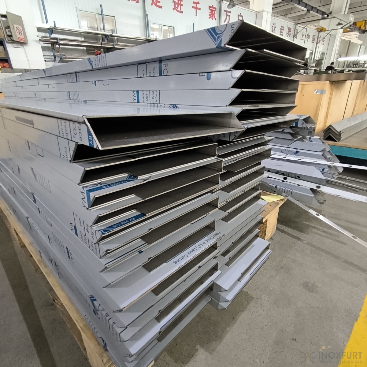 Stainless Steel Custom Section and Colored Profiles