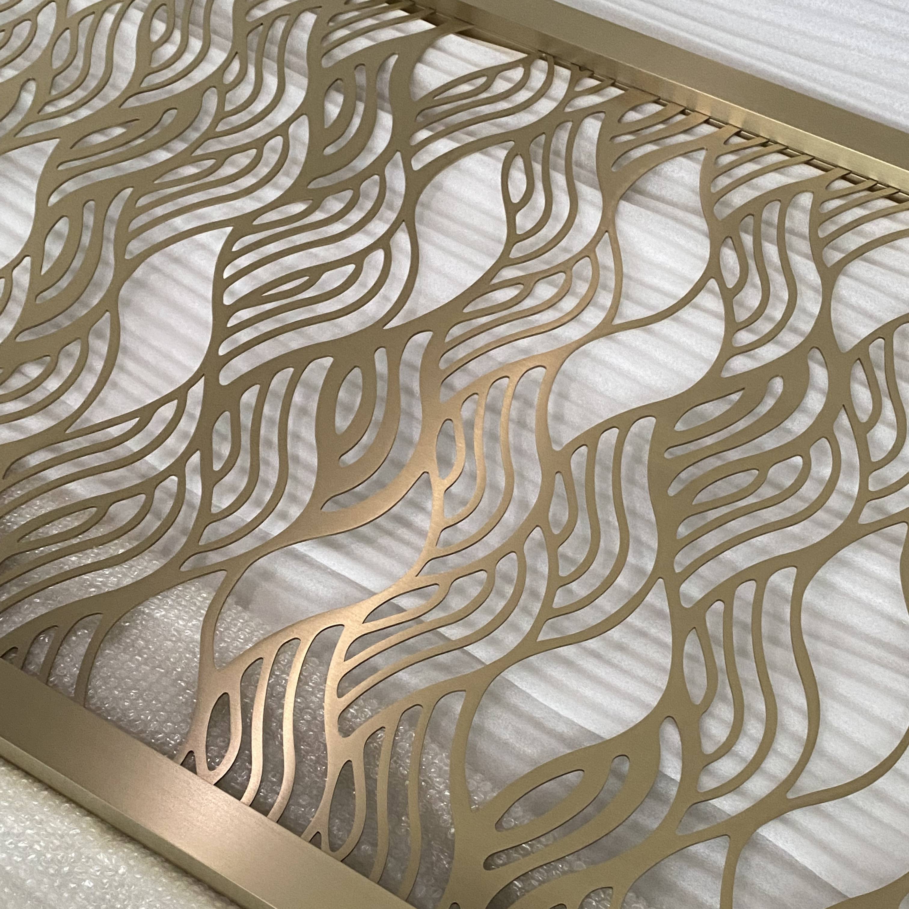 HAIRLINE GOLD WAVY DESIGN LASER CUT PARTITION SCREEN