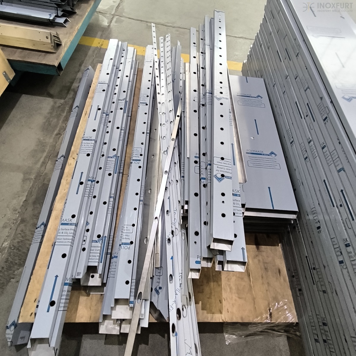 Stainless Steel Custom Section and Colored Profiles