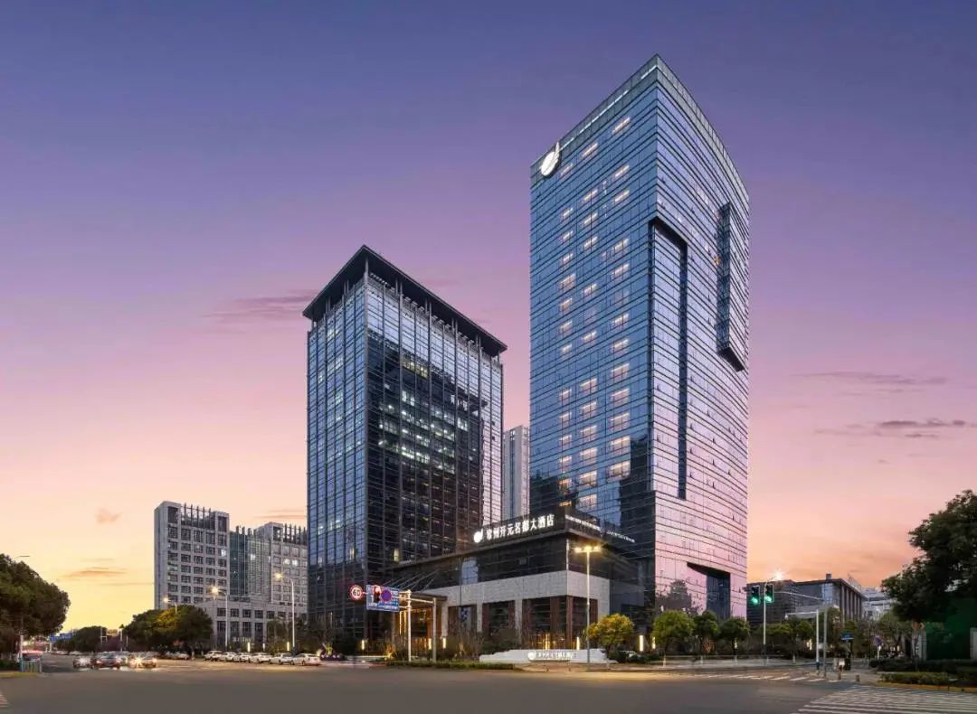 HOTEL.jpg